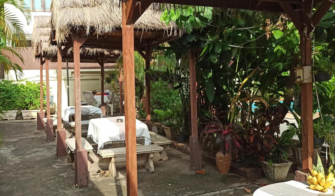 Villa Sisavad Guesthouse Vientiane Buitenkant foto