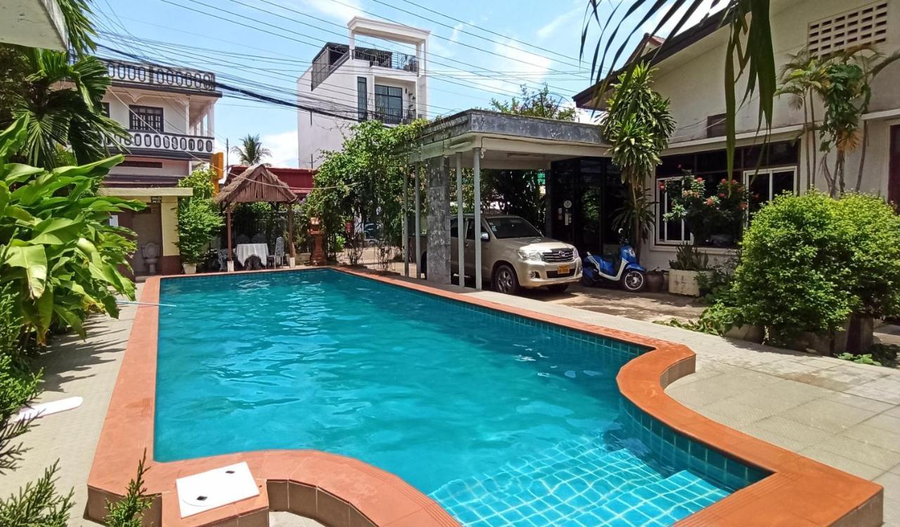 Villa Sisavad Guesthouse Vientiane Buitenkant foto