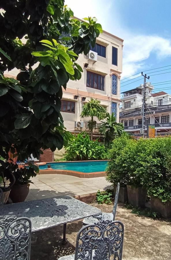 Villa Sisavad Guesthouse Vientiane Buitenkant foto