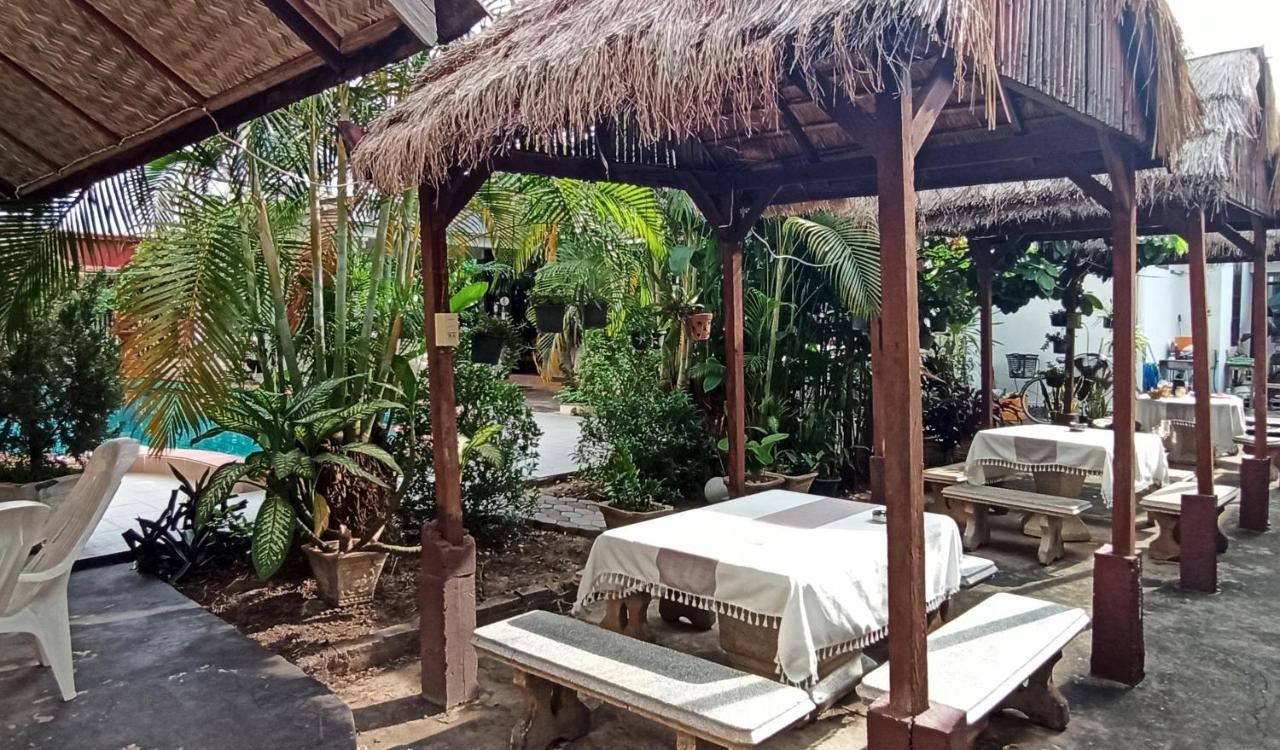 Villa Sisavad Guesthouse Vientiane Buitenkant foto