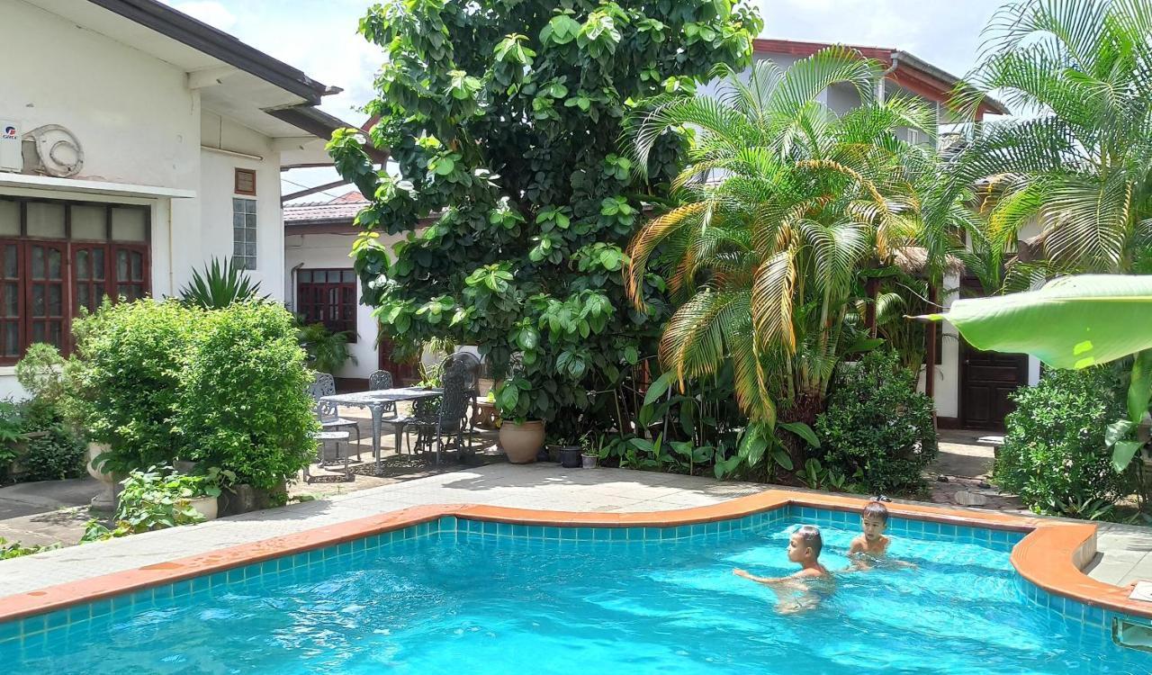 Villa Sisavad Guesthouse Vientiane Buitenkant foto
