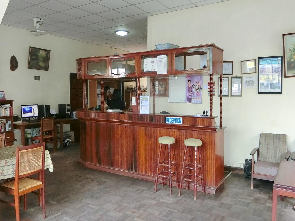 Villa Sisavad Guesthouse Vientiane Buitenkant foto