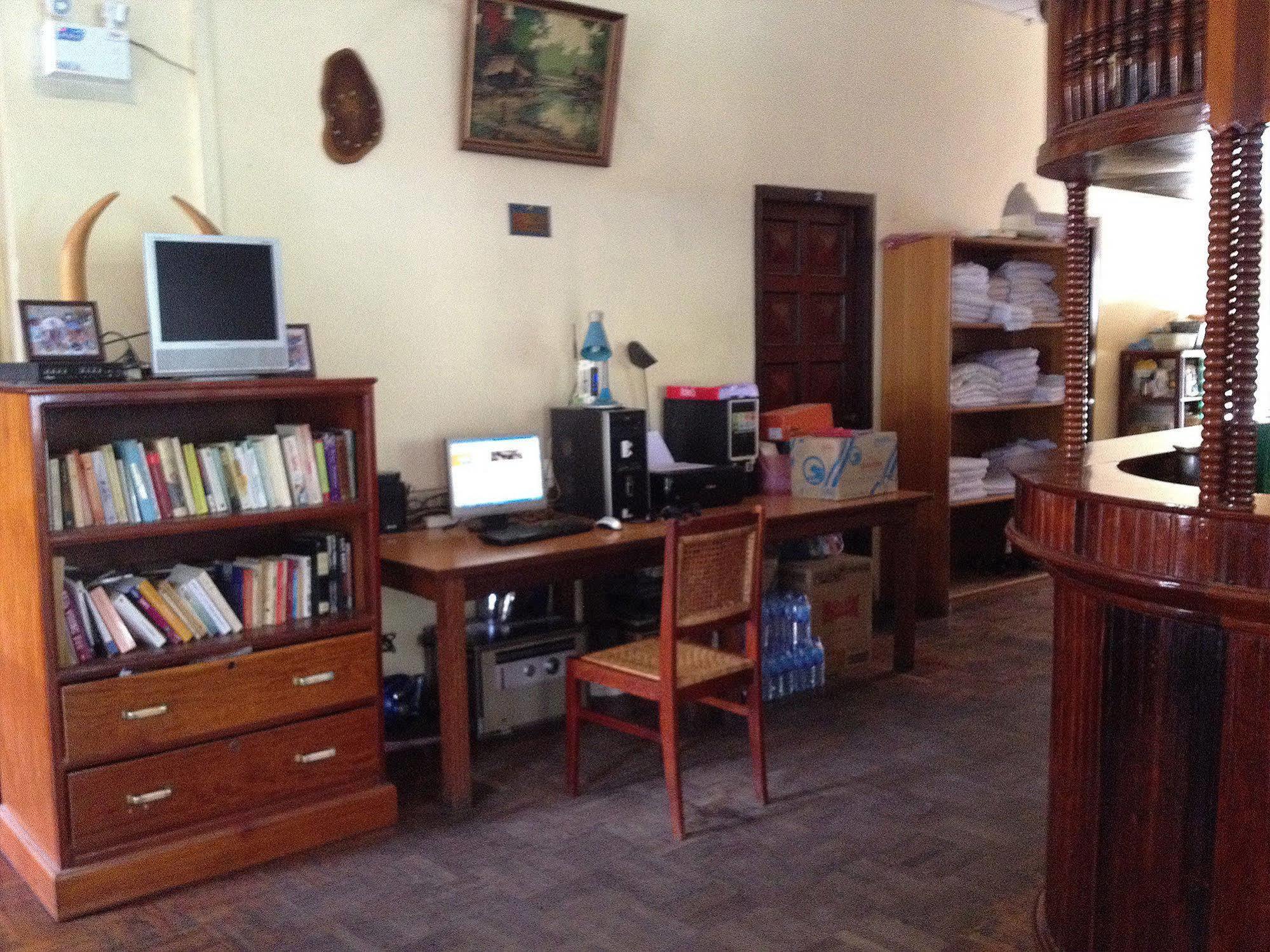 Villa Sisavad Guesthouse Vientiane Buitenkant foto