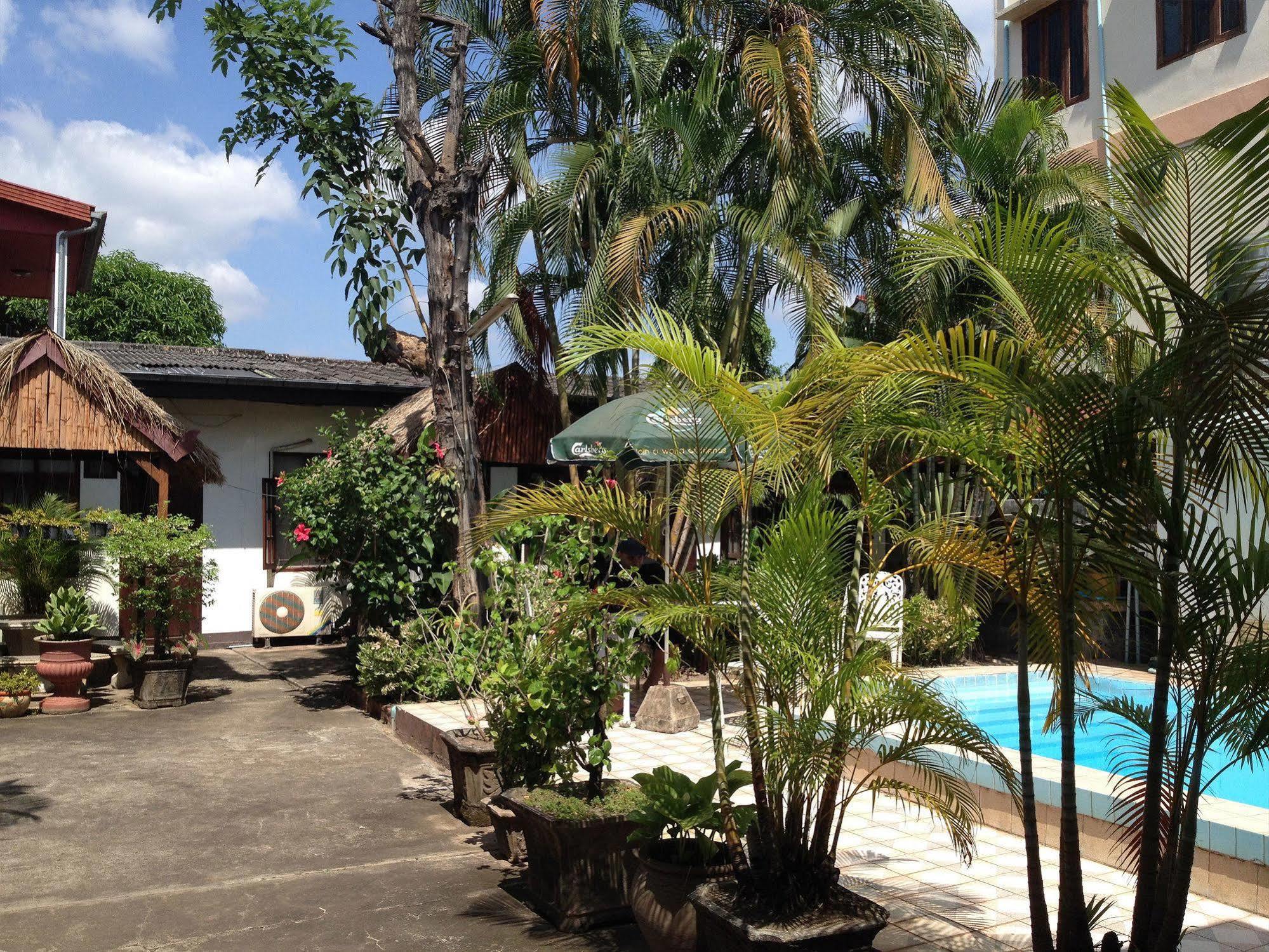 Villa Sisavad Guesthouse Vientiane Buitenkant foto