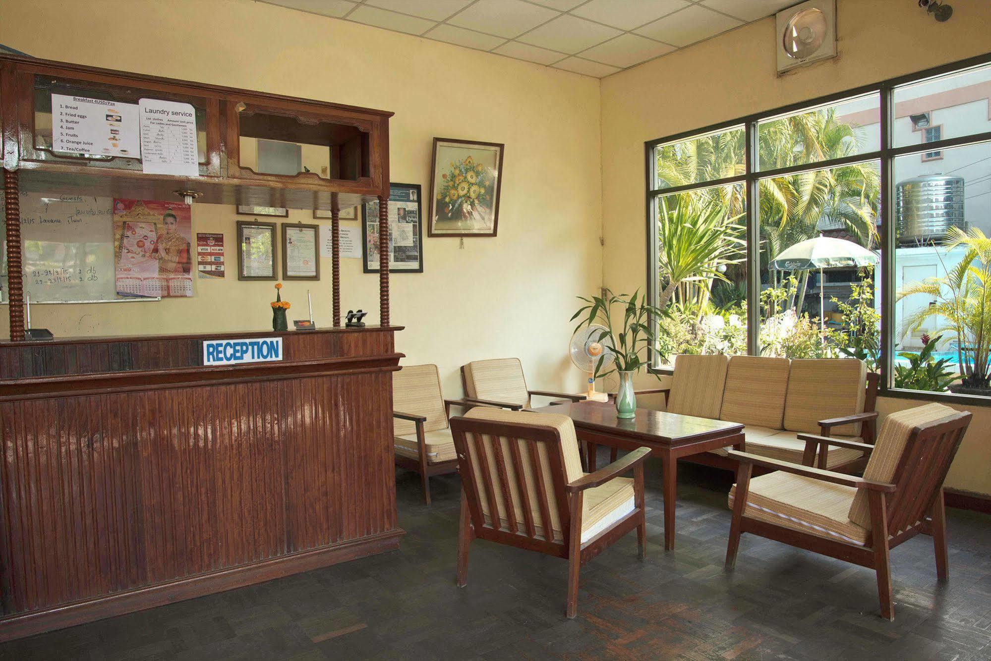 Villa Sisavad Guesthouse Vientiane Buitenkant foto