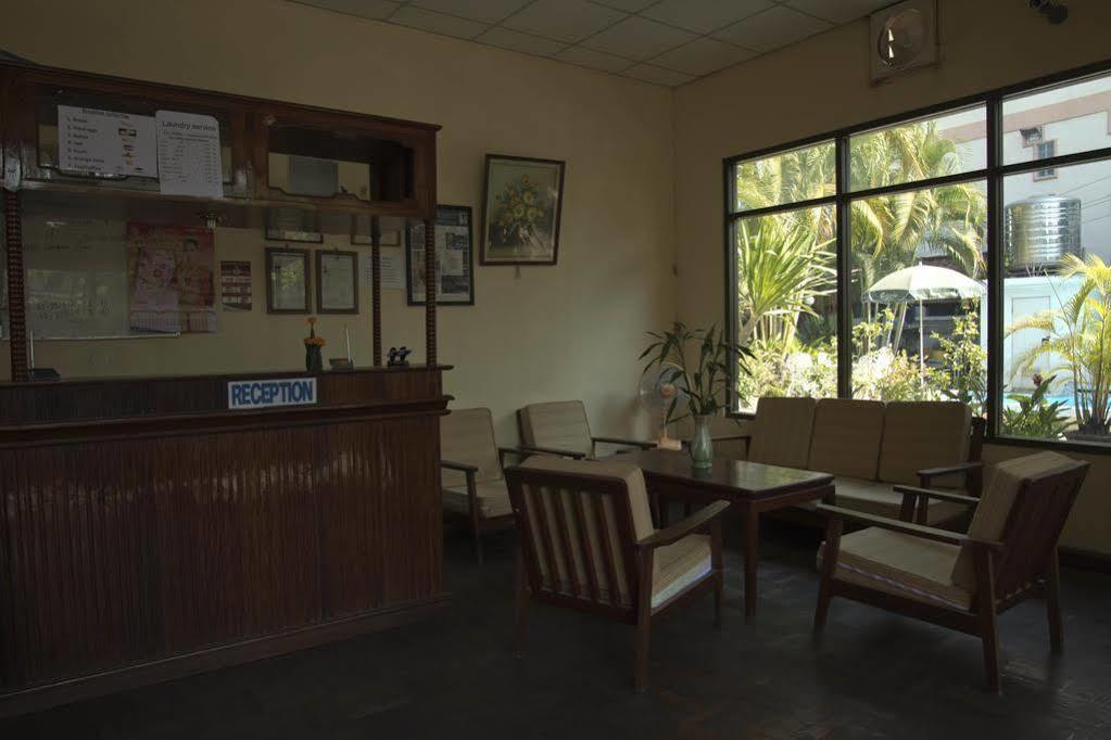 Villa Sisavad Guesthouse Vientiane Buitenkant foto